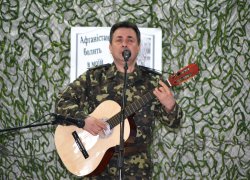Командир військової кафедри Валерій Цкітішвілі заспівав пісню «Один патрончик на двоих»